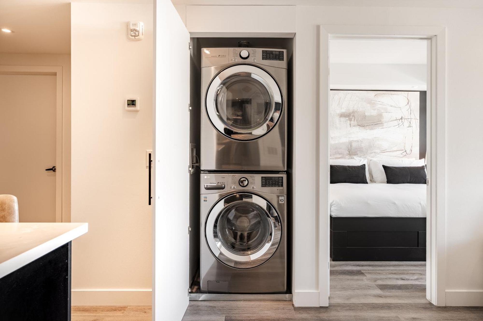 Westview Luxury Suites Ottawa Esterno foto