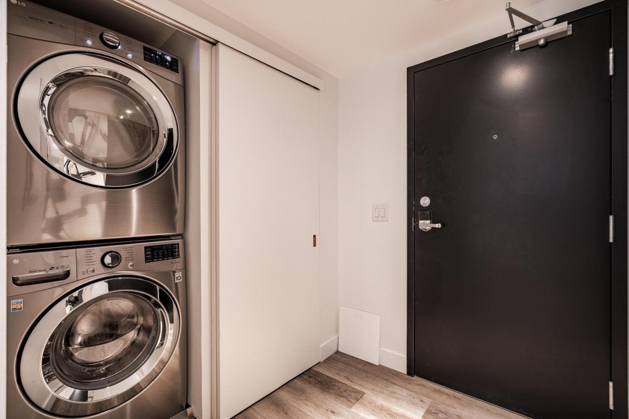Westview Luxury Suites Ottawa Esterno foto