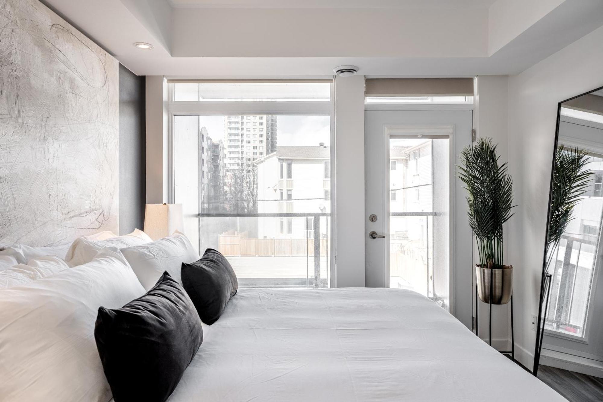 Westview Luxury Suites Ottawa Esterno foto