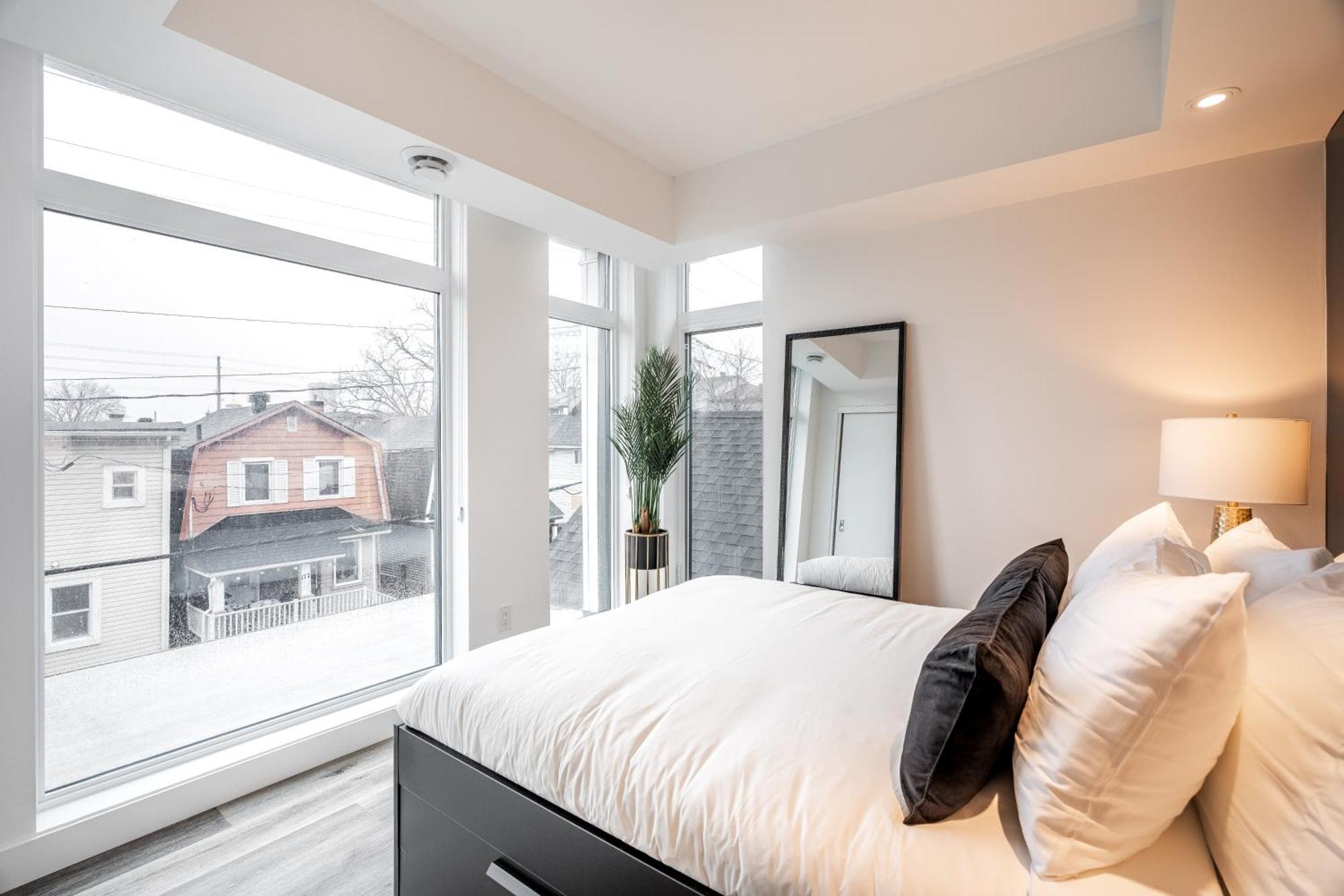 Westview Luxury Suites Ottawa Esterno foto